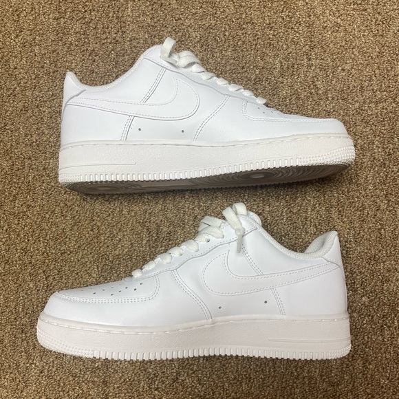 Nike Air Force 1 Like New - Picture 3 of 7